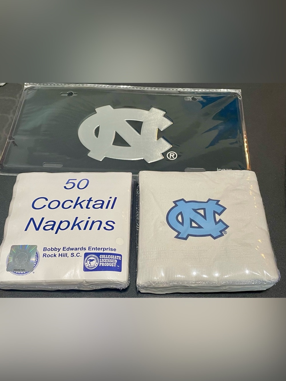 UNC Tar Heels Set- 1 license plate, 2 packs napkins